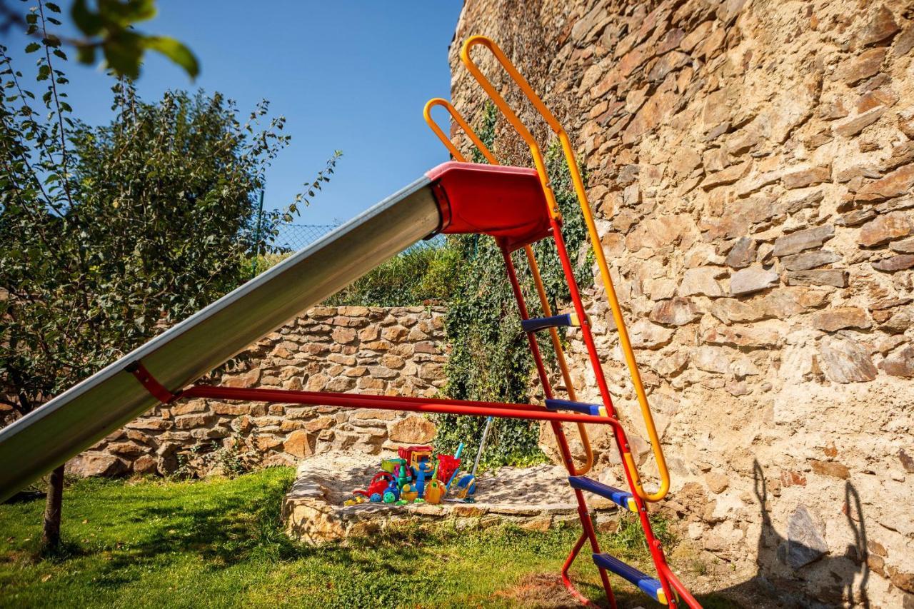 Chalupa Tesinov Protivin Bagian luar foto